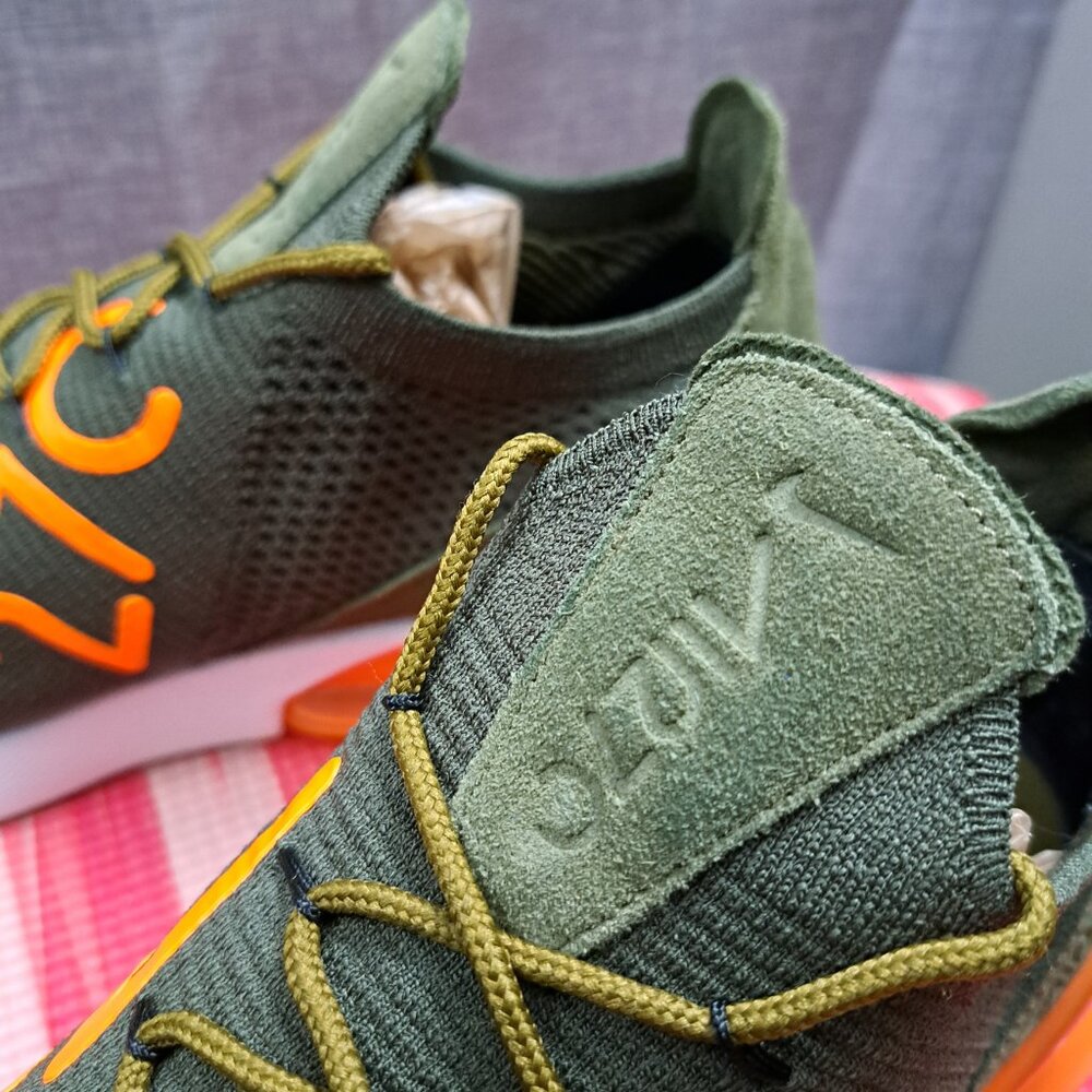 ! Nike Air Max 270 Flyknit Men 10.5 Olive Green Orange Men's Athletic Sneakers - Picture 14 of 14